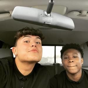 Meet your Posher, Levi